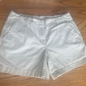 Vineyard Vines 5 Inch Every Day Shorts Size 6